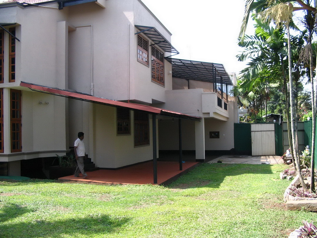 Nugegoda House for sale/rent